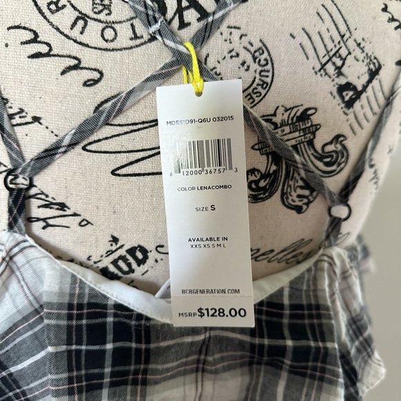 Oversized Plaid Dress - Picture 5 of 5